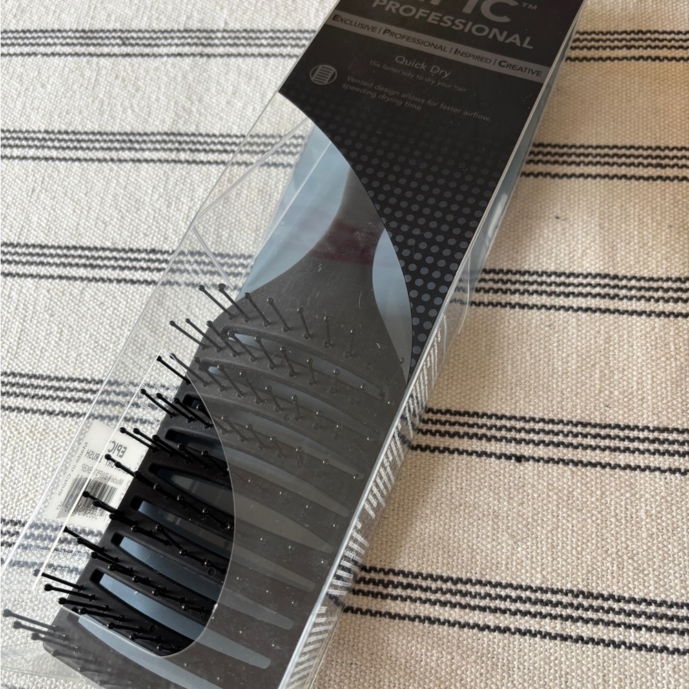 EPIC Professional Quick Dry Brush